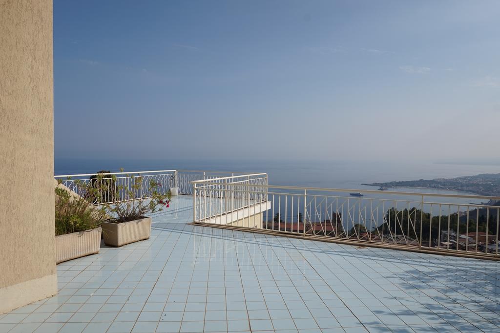 Tweepersoonskamer met 1 of 2 Bedden en Balkon - Uitzicht op Zee