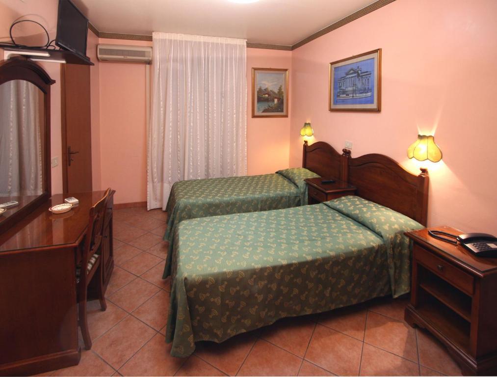 Chambre Double ou Lits Jumeaux avec Salle de Bains Privative