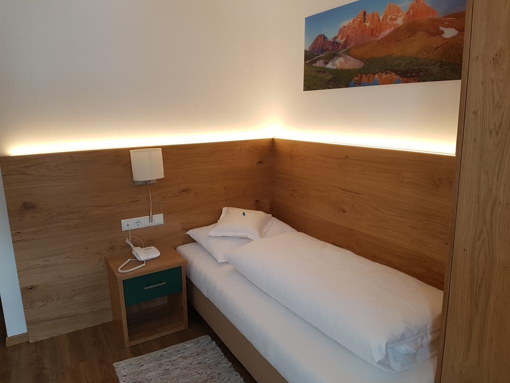 Superior Single Room,831885872:JPEG