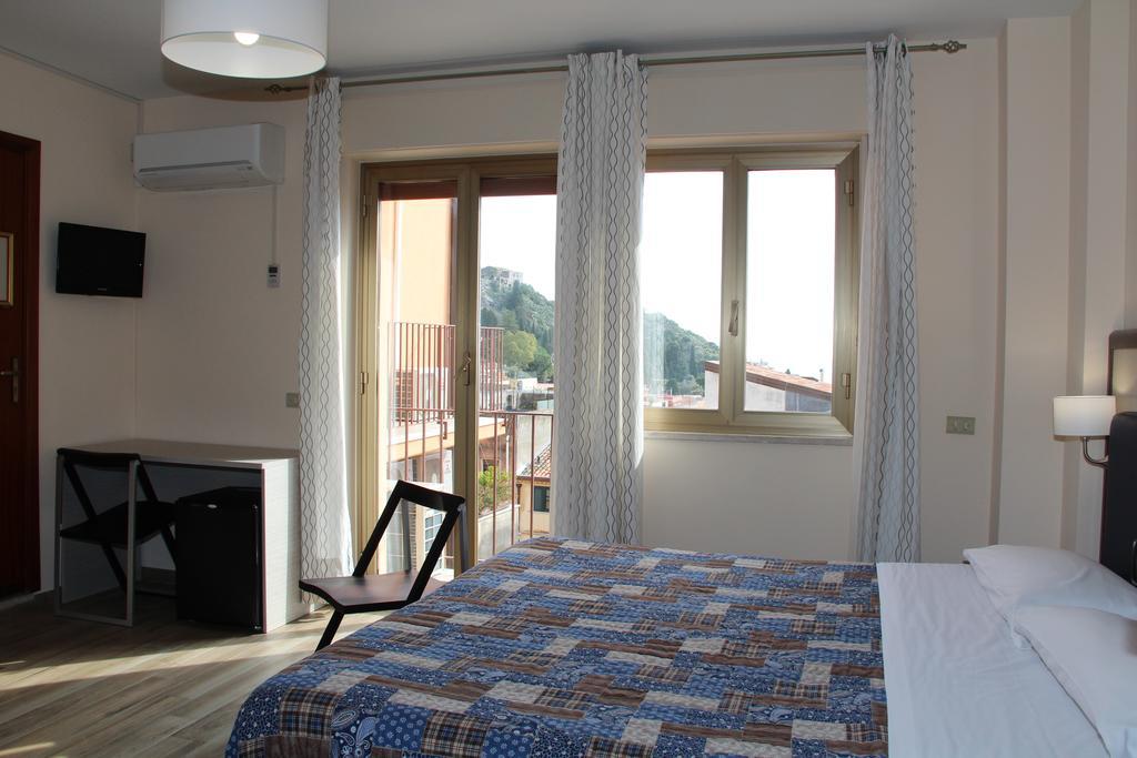Double or Twin Room Sea View