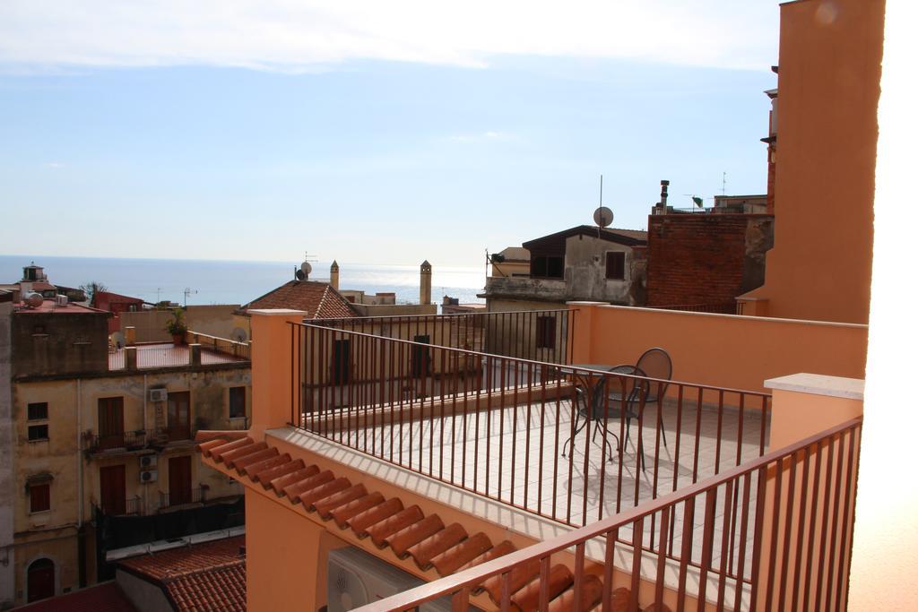 Double or Twin Room Sea View