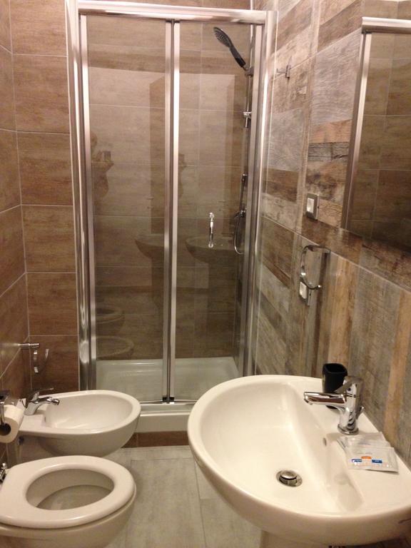 Quarto com Cama de Casal ou 2 de Solteiro