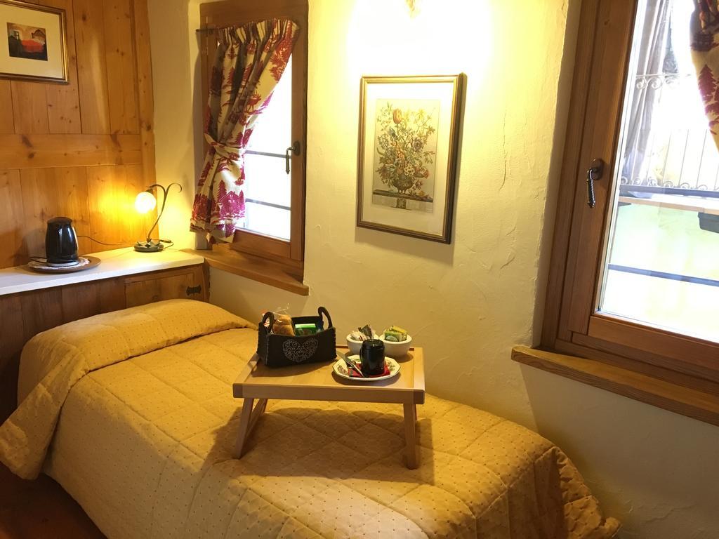 Single Room,392919750:JPEG