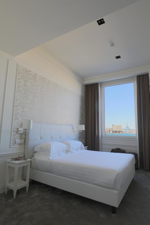 Superior Double or Twin Room with Sea View,414702711:JPEG