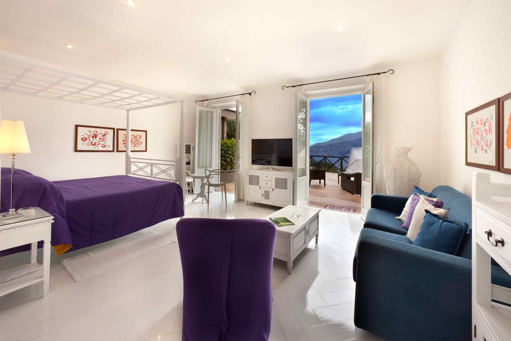 Suite with Hot Tub- Annex,396840282:JPEG