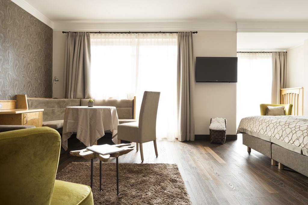 Standard Suite,398258634:JPEG