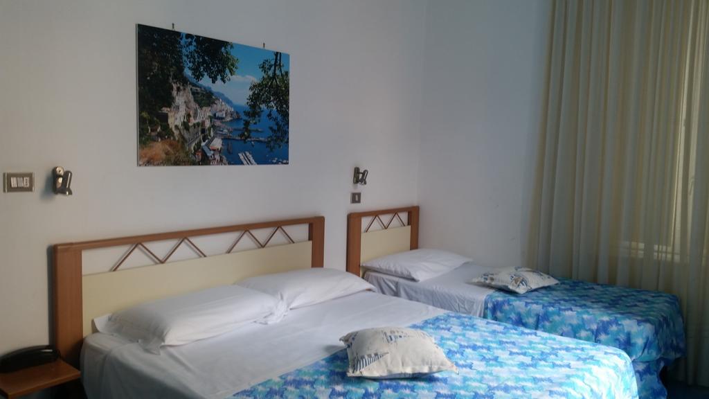 Quarto Triplo Básico