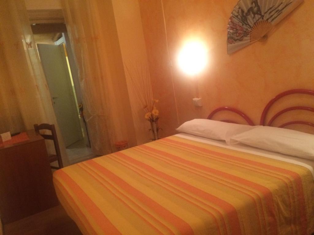 Double Room Bathroom,400498137:JPEG