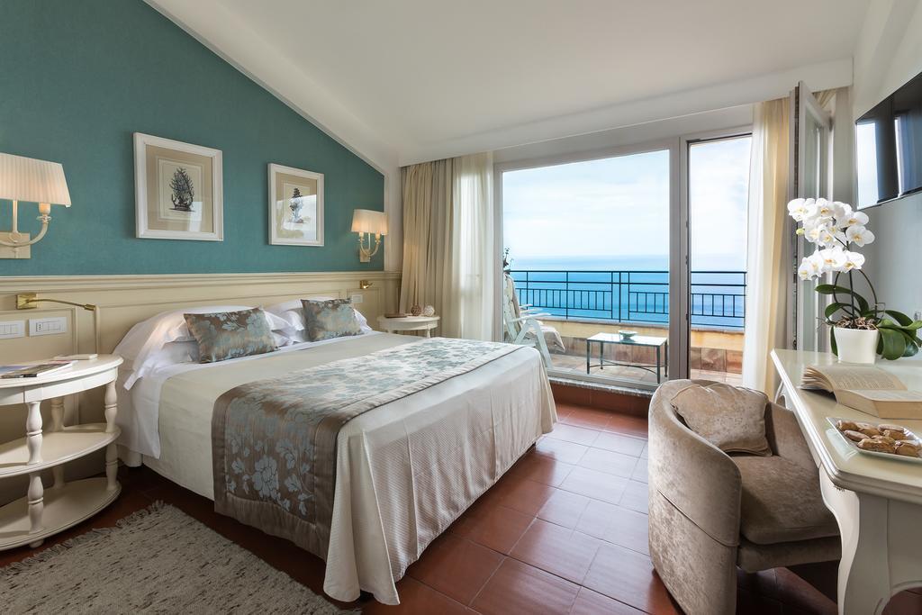 Tweepersoonskamer met 1 of 2 Bedden en Balkon - Uitzicht op Zee