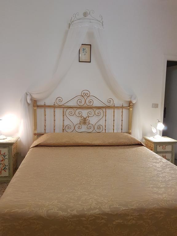 Single Room with Shared Bathroom