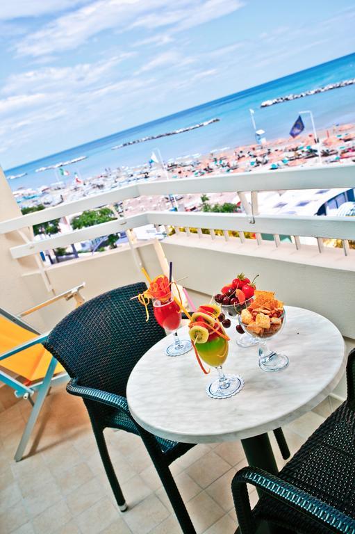 Chambre Double Deluxe avec Balcon - Vue sur Mer