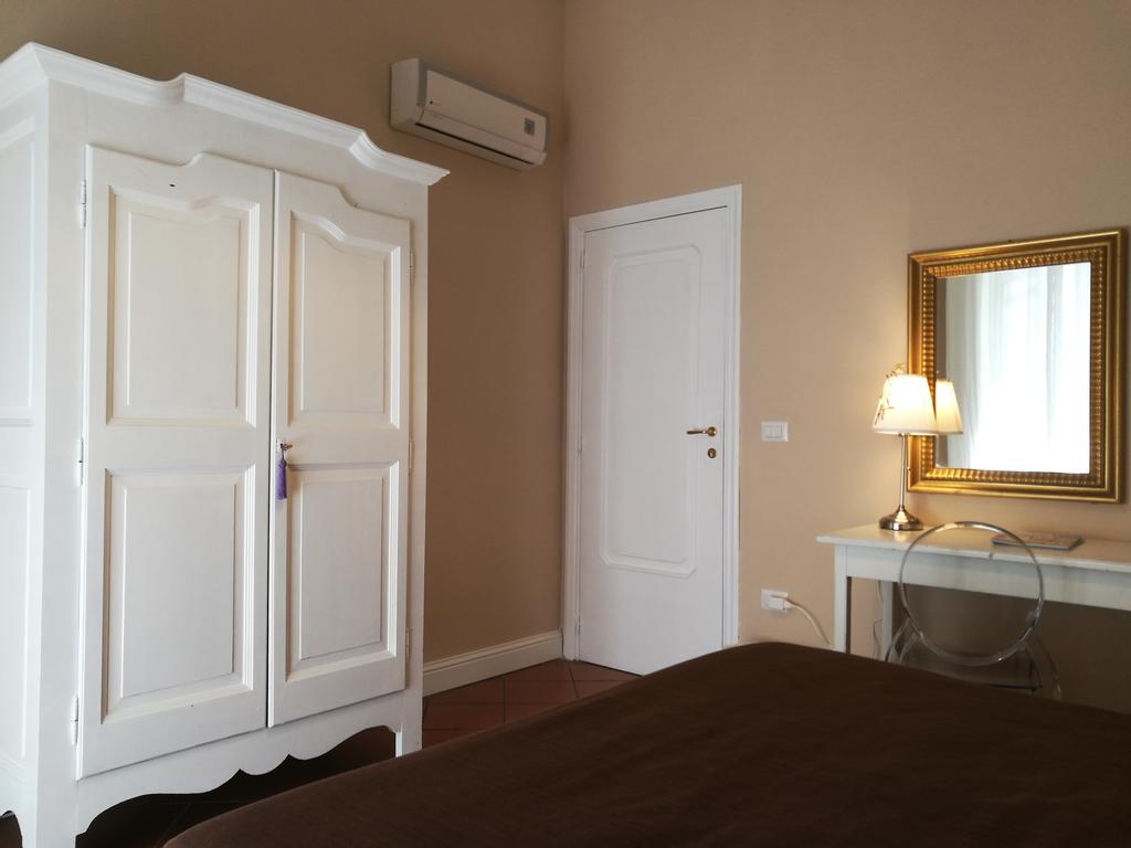 Driepersoonskamer met Eigen Externe Badkamer