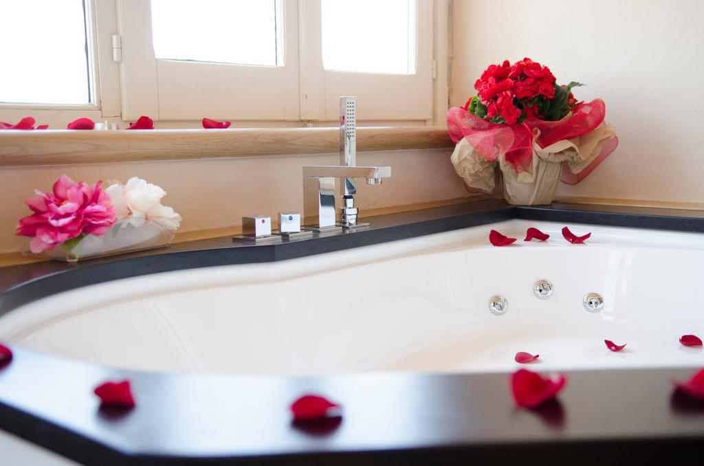 Suite with Spa Bath