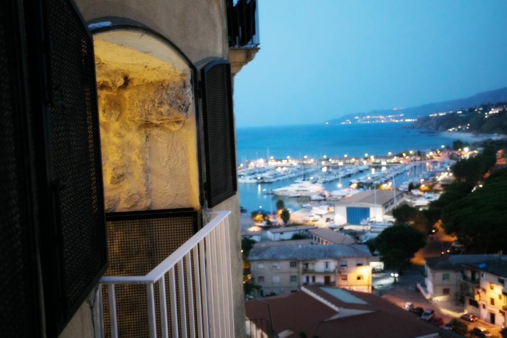 Apartment with Sea View - Separate Building