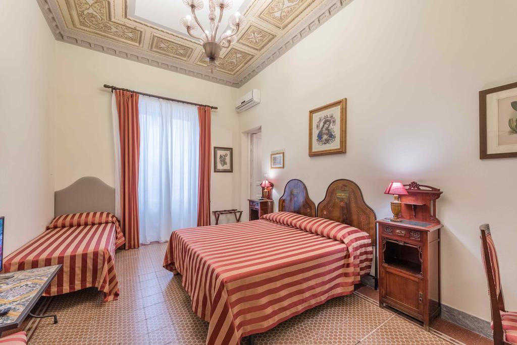 Driepersoonskamer met Eigen Badkamer