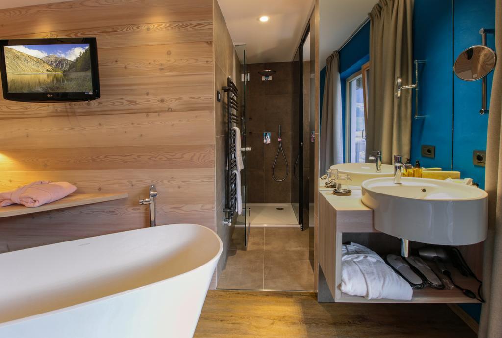 Superior Deluxe Doppel- oder Zweibettzimmer mit Balkon