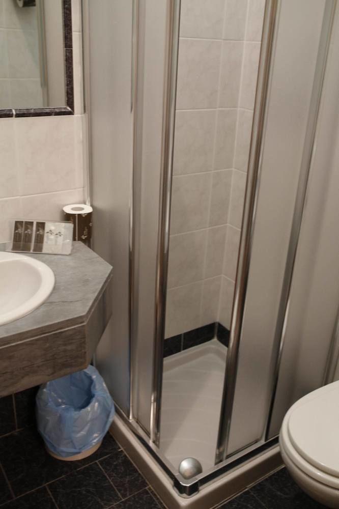 Quadruple Room,1742621112:JPEG