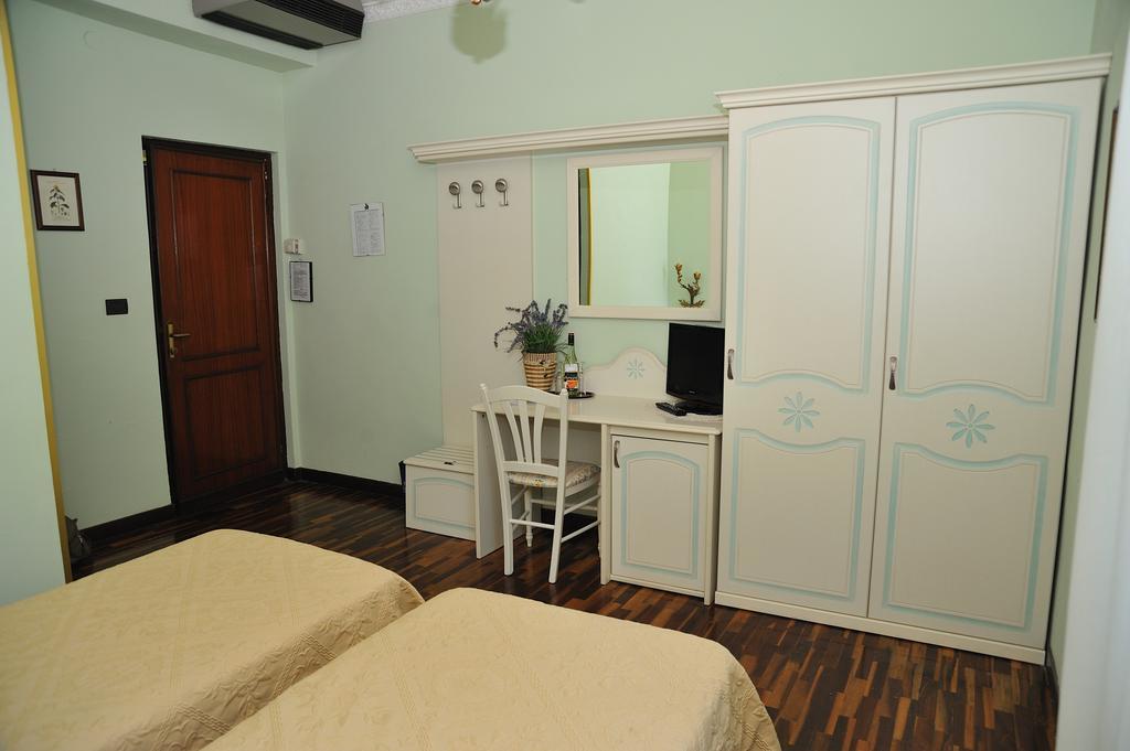 Chambre Double ou Lits Jumeaux avec Salle de Bains Privative