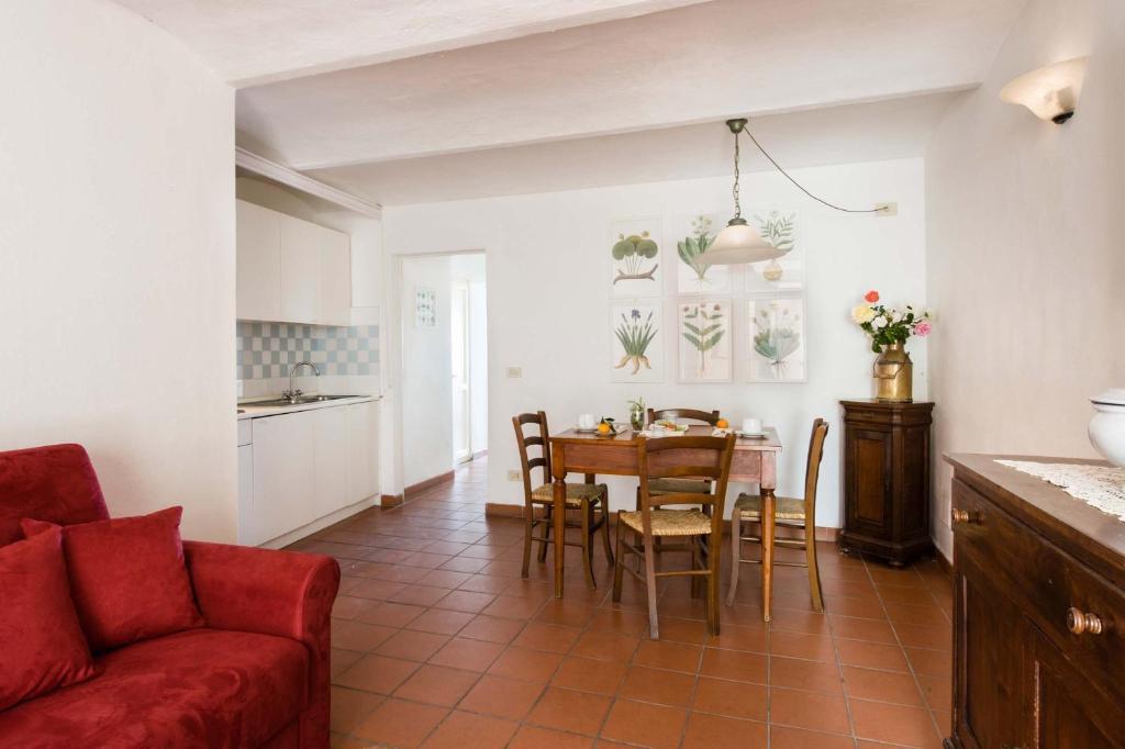 Two-Bedroom Apartment Historical Centre