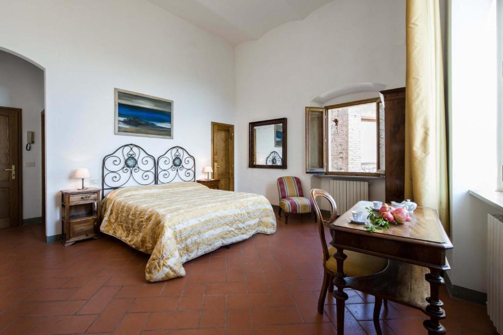 Superior Double Room Historical Centre