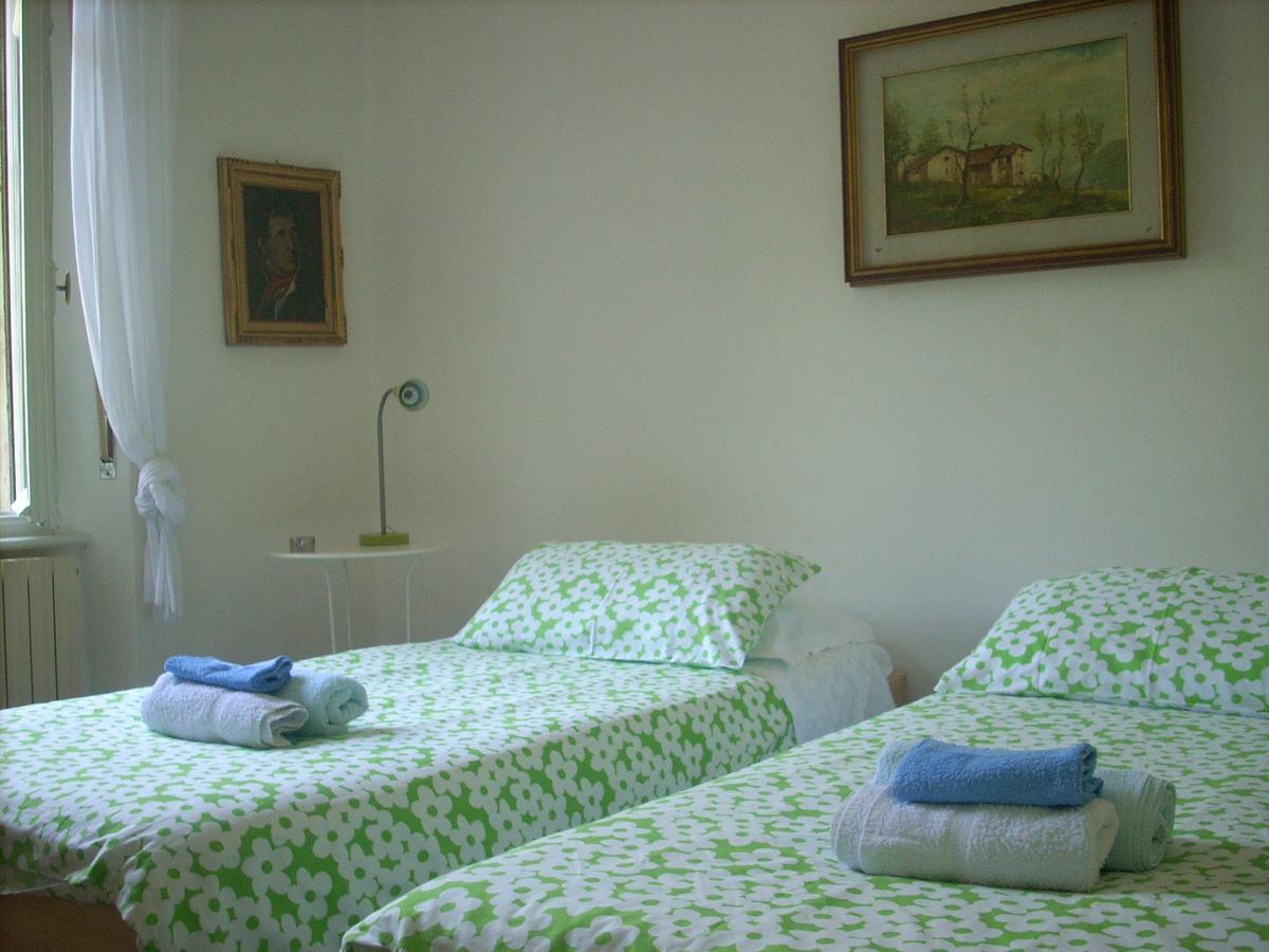 Doppel-/Zweibettzimmer mit privatem, externem Bad