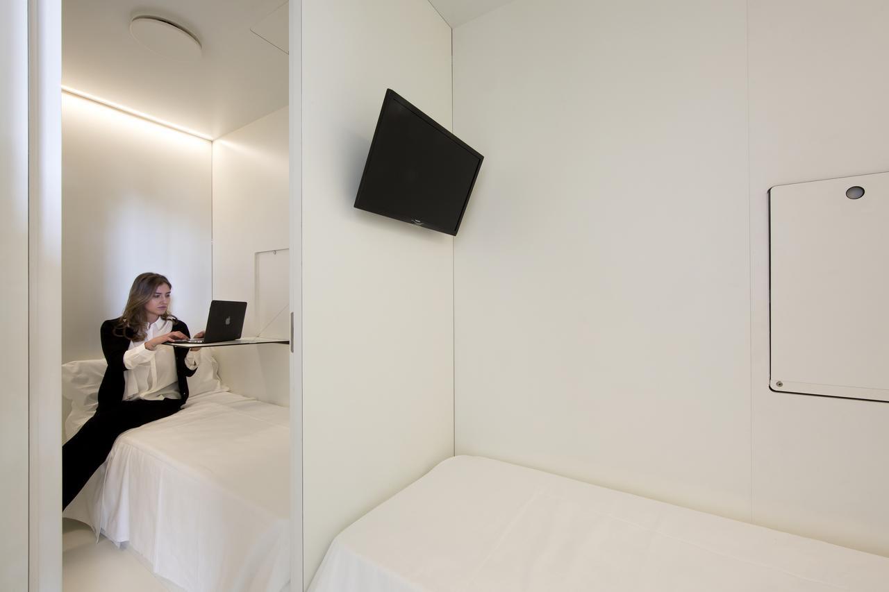 Capsulekamer voor 1 Persoon met Gedeelde Badkamer