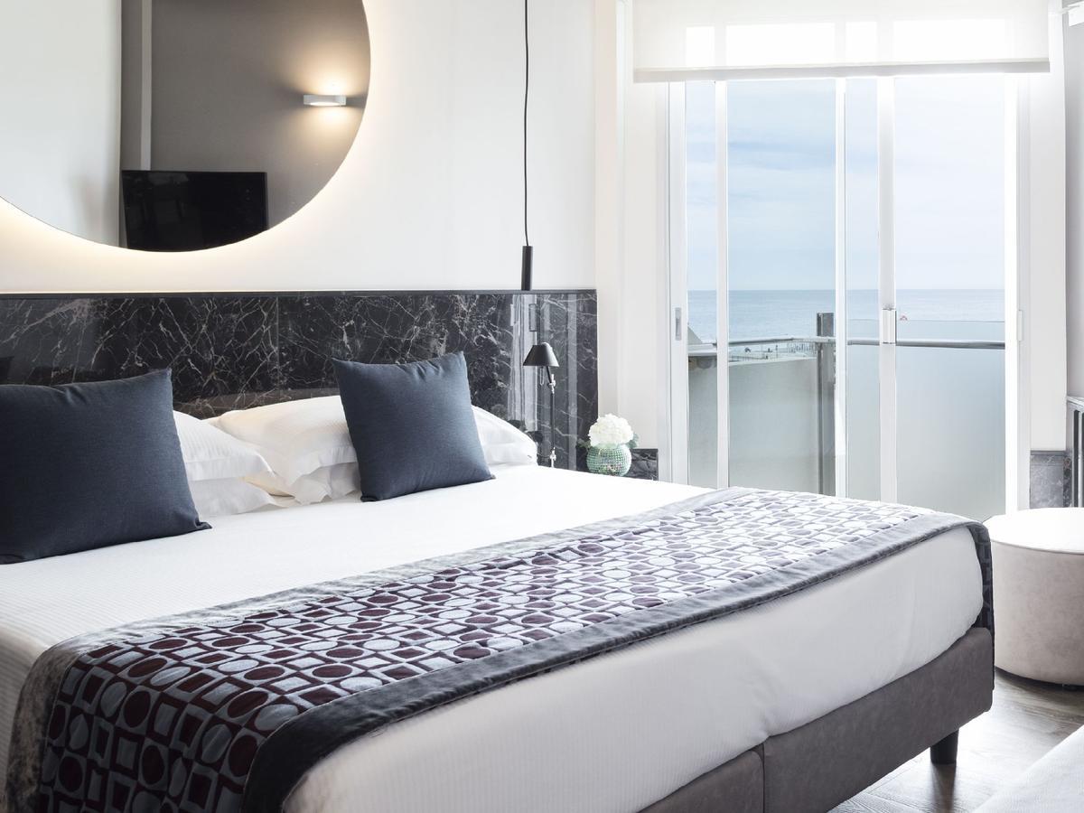 Superior Double or Twin Room with Partial Sea View,548233590:JPEG