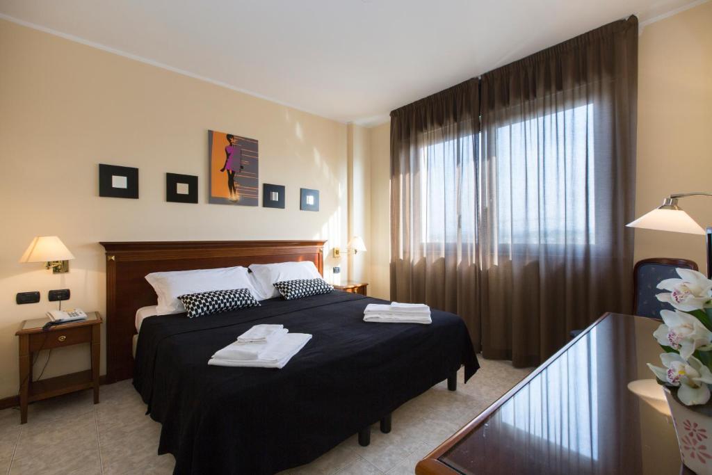 Budget Double or Twin Room,58984939:JPEG