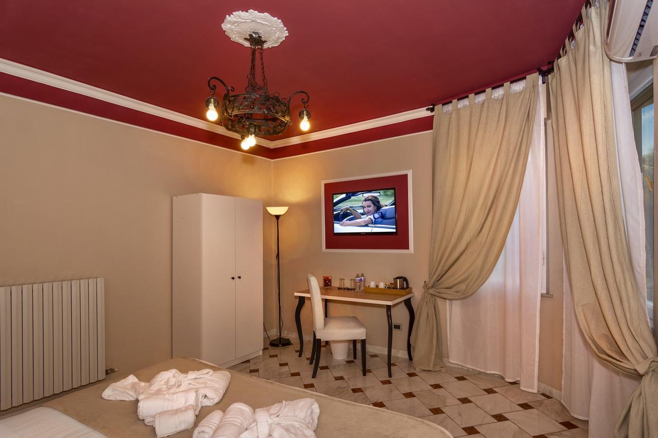 Double or Twin Room Private External Bathroom