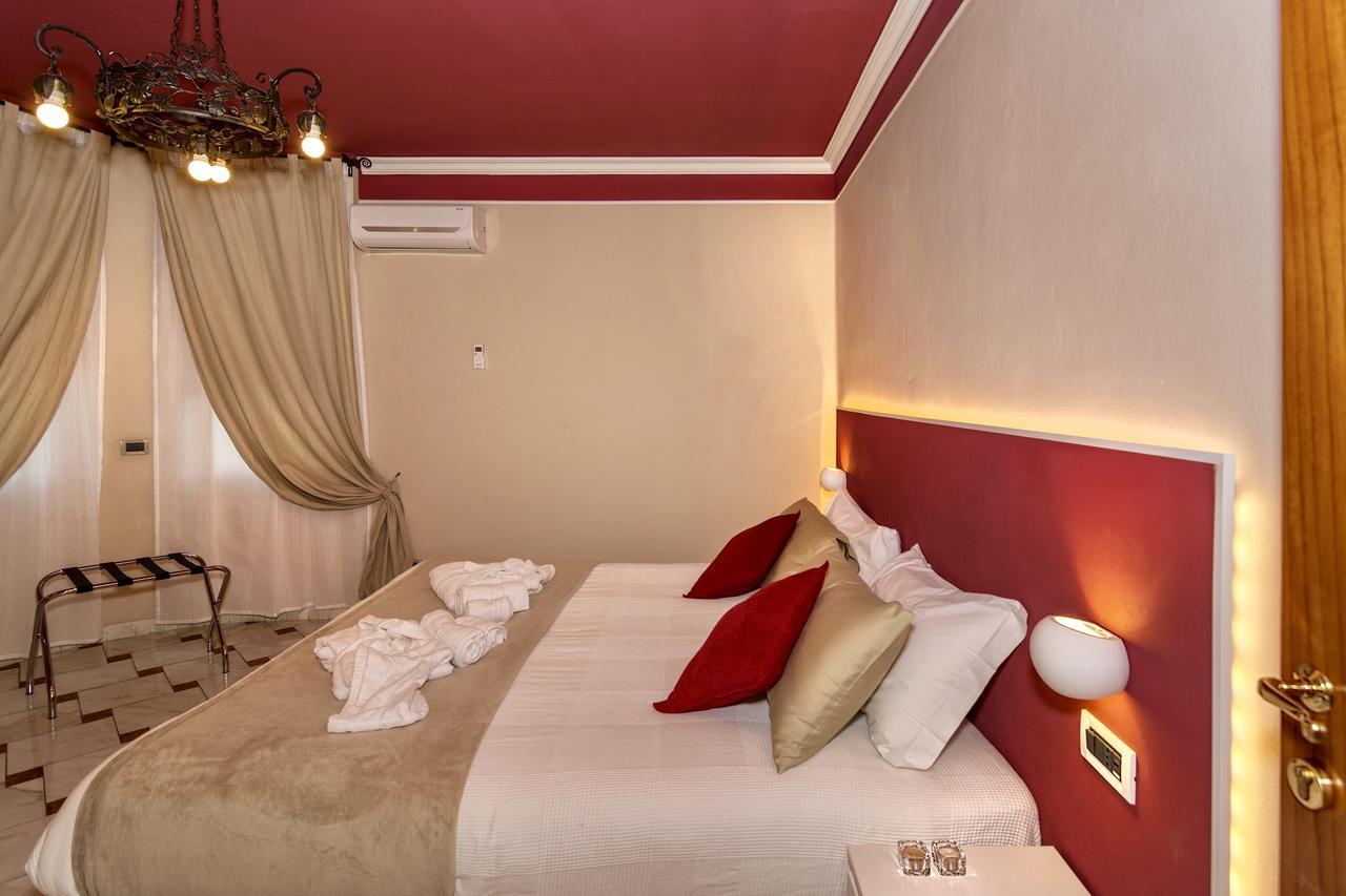 Double or Twin Room Private External Bathroom