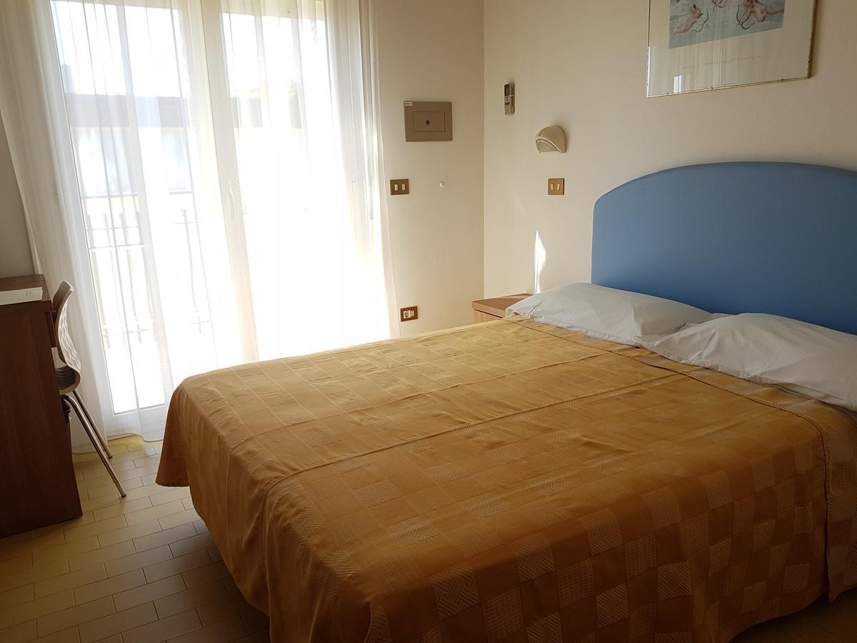 Small Double Room Balcony,609066800:JPEG