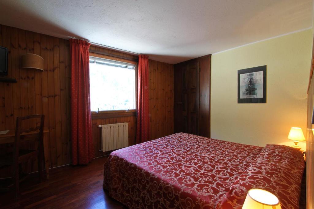 Standard Double or Twin Room,110208177:JPEG