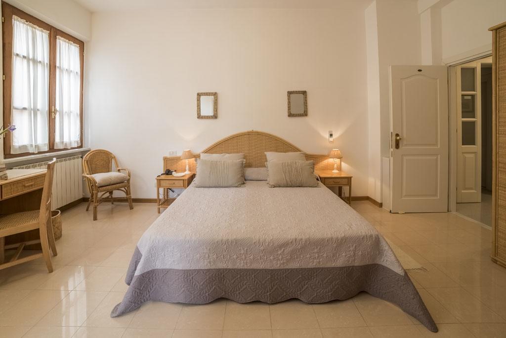 Triple Room,631171455:JPEG