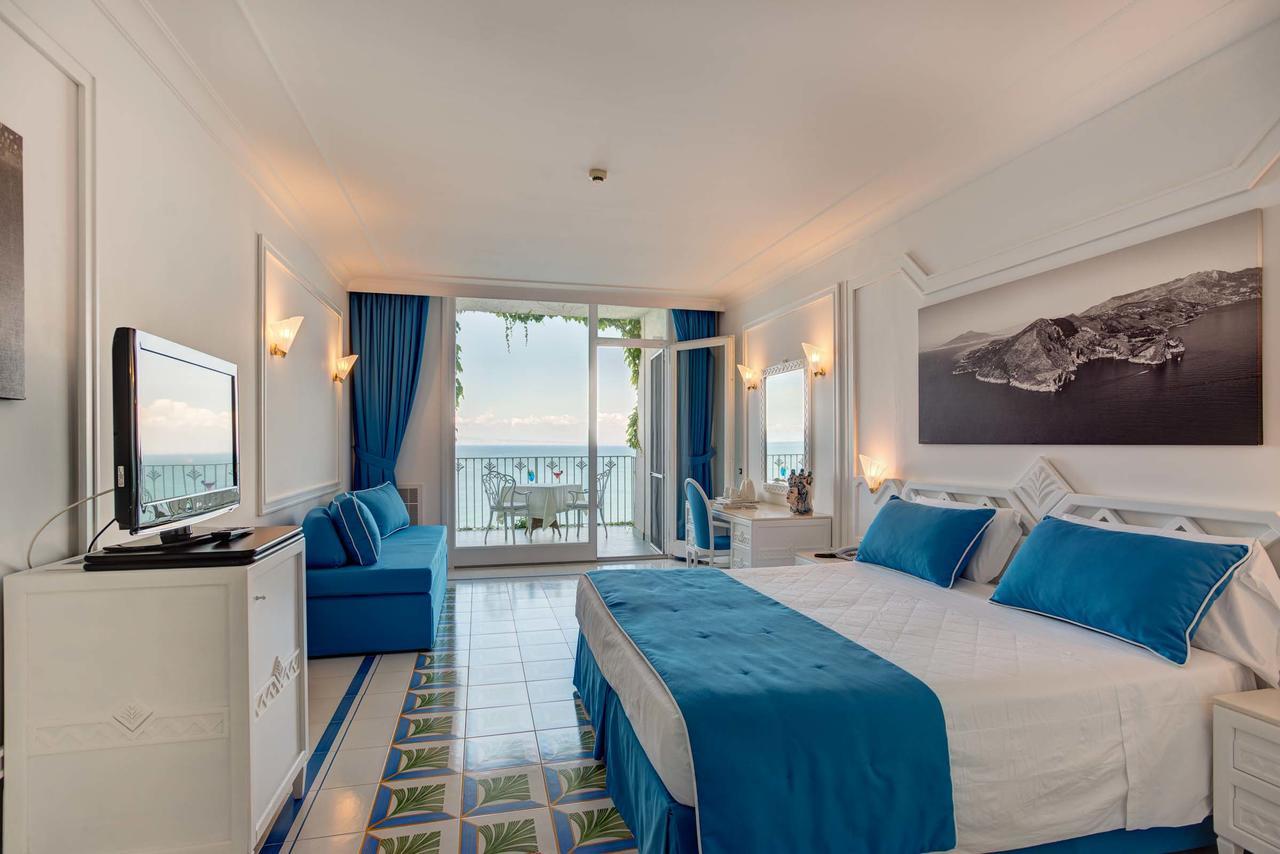 Deluxe Double or Twin Room with Sea View