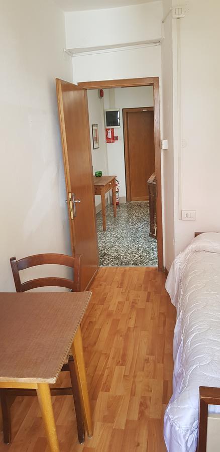 Standard Single Room,633082461:JPEG