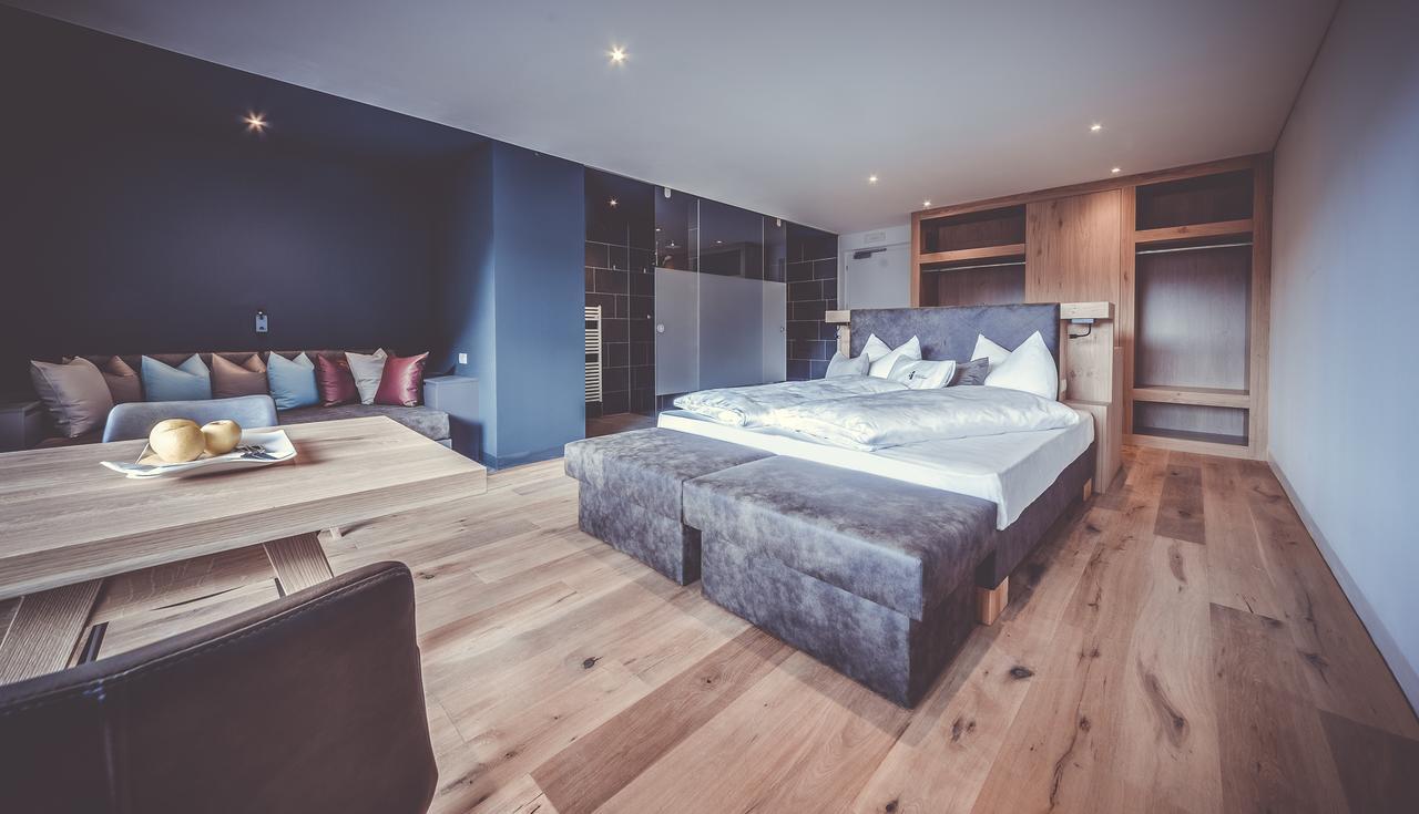 Junior Suite with Terrace and Forest View,636210678:JPEG