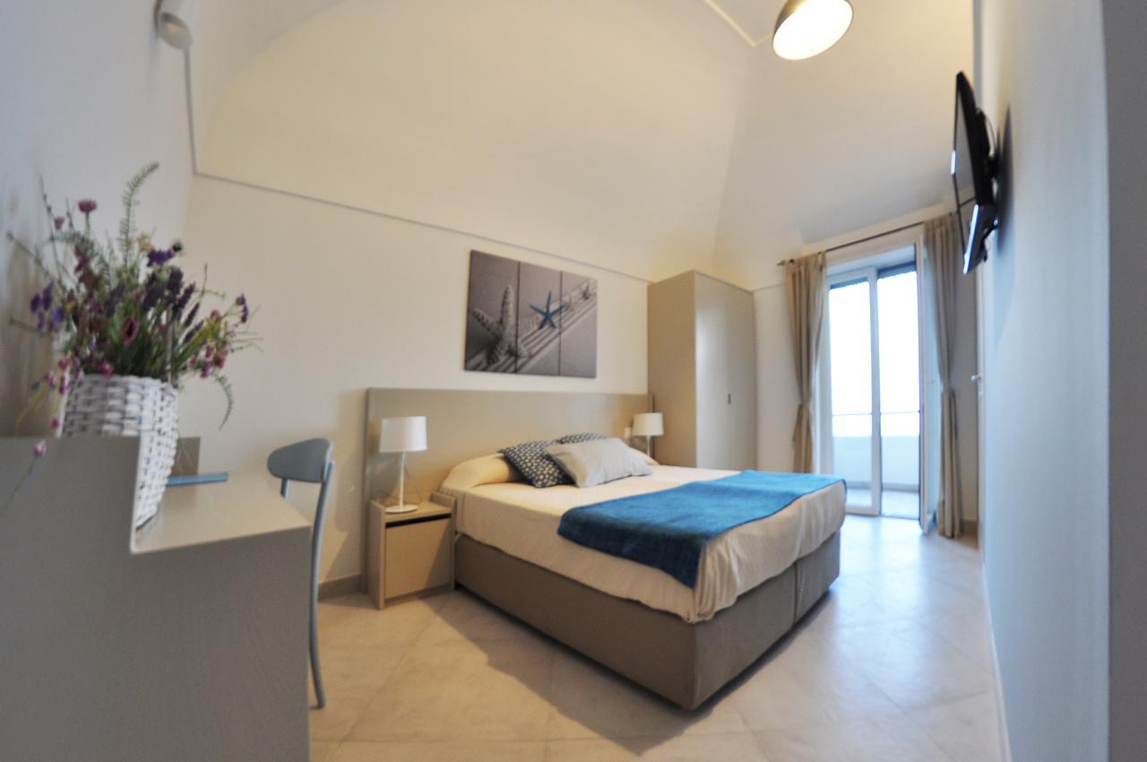 Quarto Superior com Cama de Casal ou 2 de Solteiro com Vista do Mar
