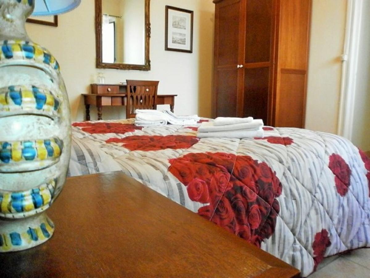 Chambre Double ou Lits Jumeaux avec Salle de Bains Privative