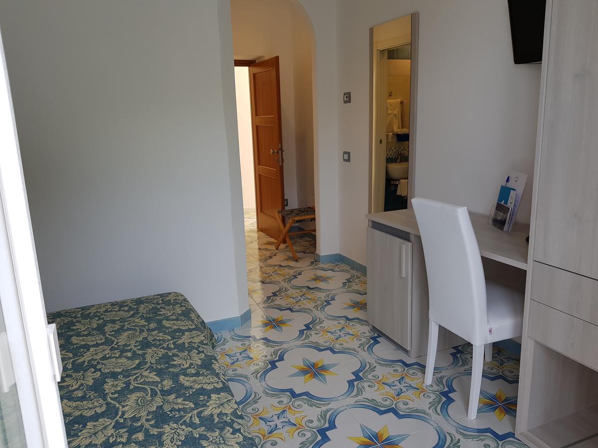 Double or Twin Room with Sea View,644862393:JPEG