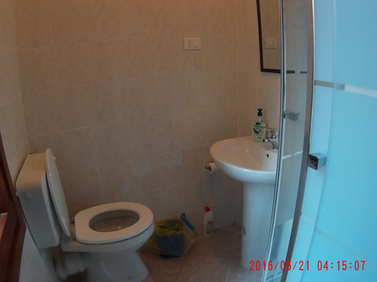 Double Room with Private Bathroom,664302363:JPEG