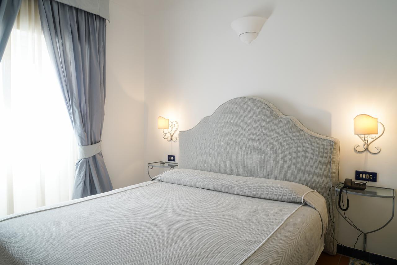 Deluxe Double Room with Sea View