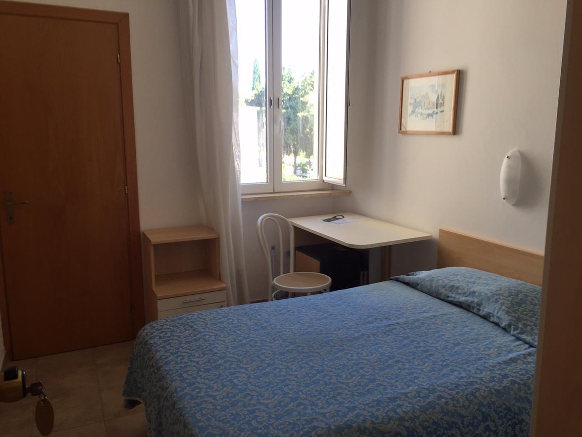 Single Room,649045824:JPEG