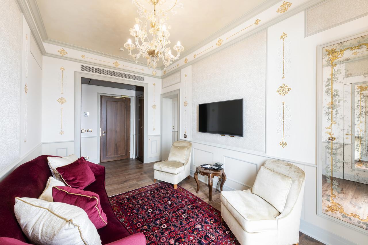 Suite with Grand Canal View