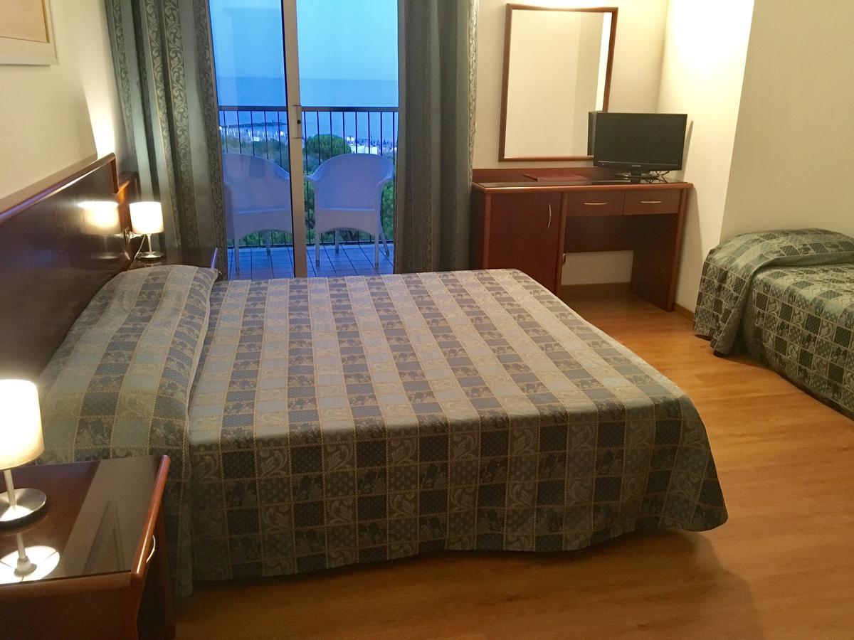 Habitación Familiar con balcón (2 adultos + 1 niño)