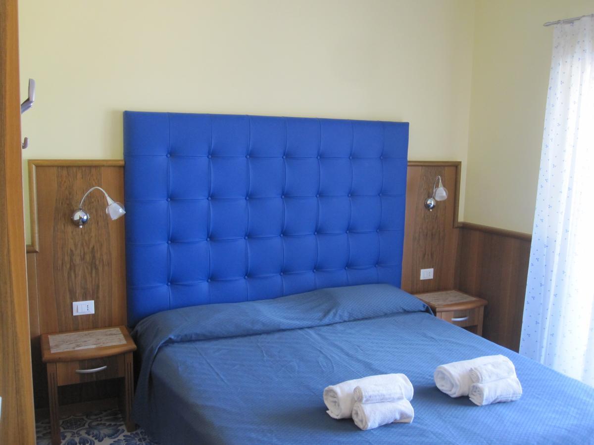Tweepersoonskamer met 1 of 2 Bedden en Uitzicht op Zee