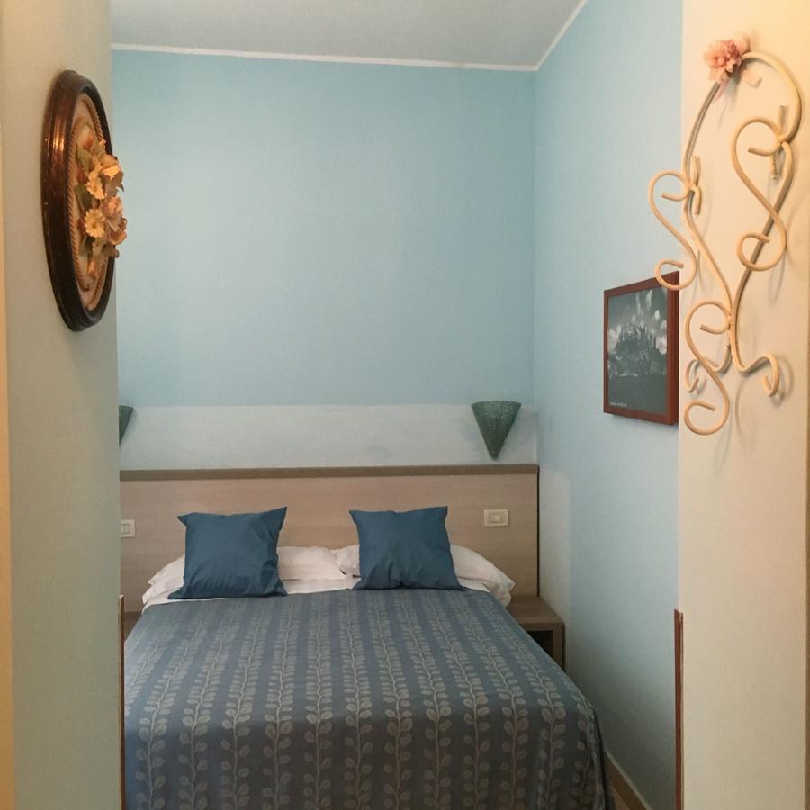 Small Double Room,662468046:JPEG