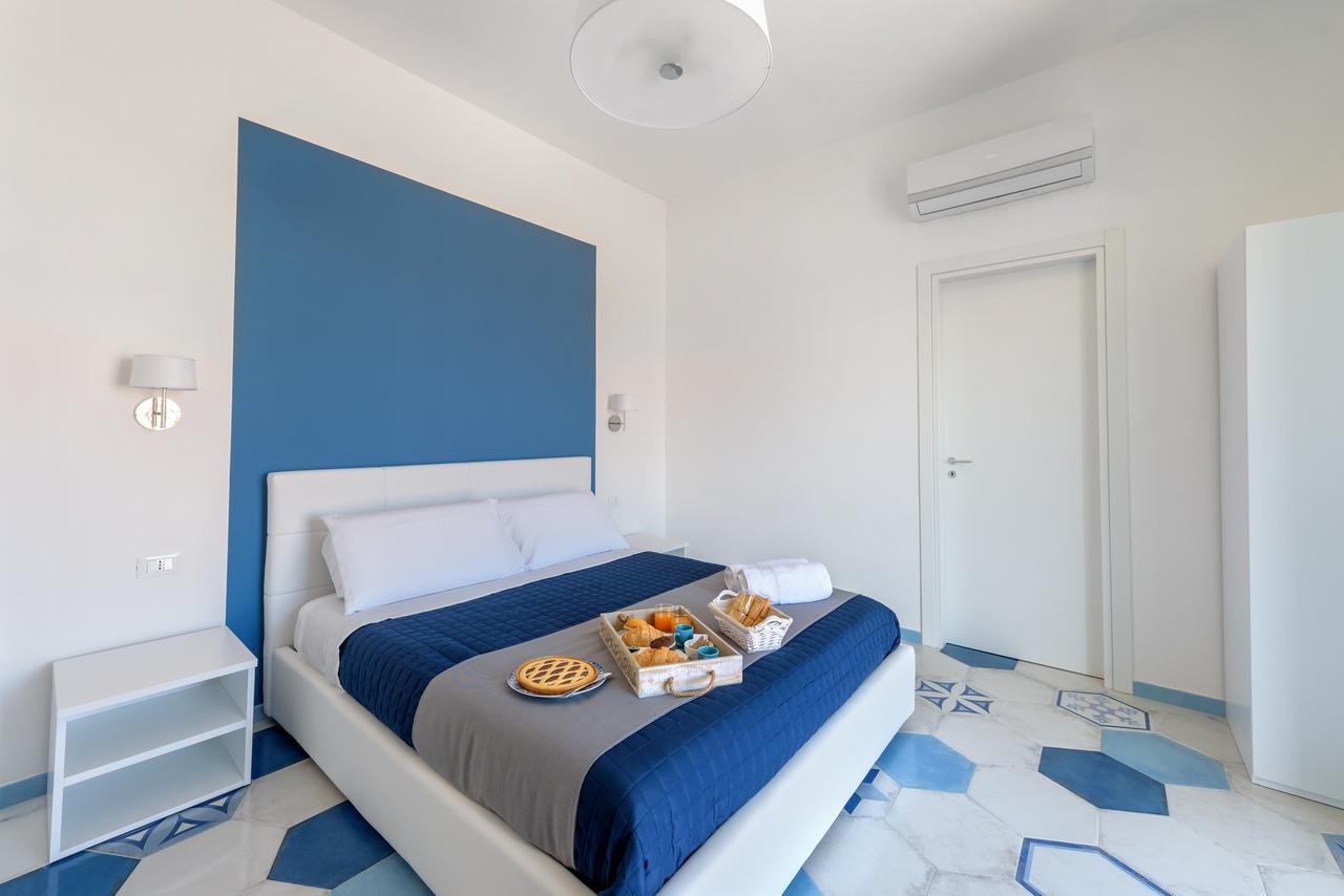 Deluxe Double Room with Balcony,662730864:JPEG