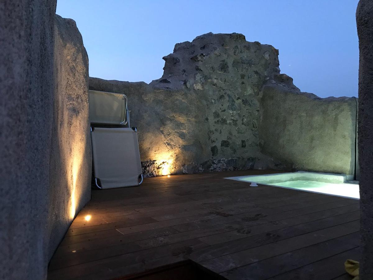 Maisonnette avec Salle de Bains Privative Extérieure et Piscine Privée