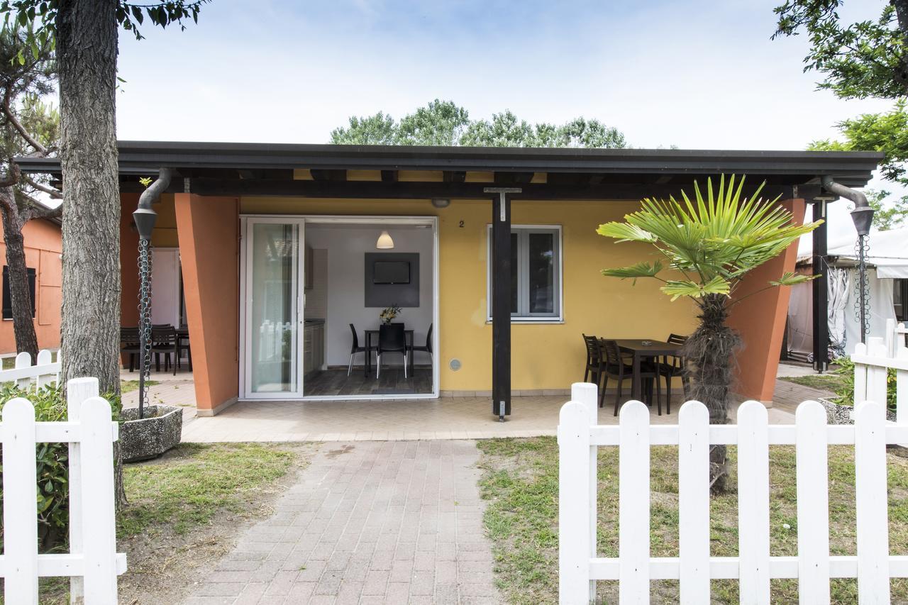 One-Bedroom Bungalow,974950666:JPEG