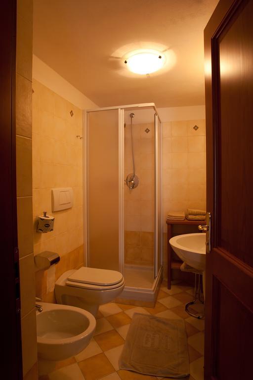 One-Bedroom Apartment with Balcony (5 Adults)
